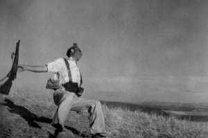 Robert Capa - Miliciano en el Cerro Muriano